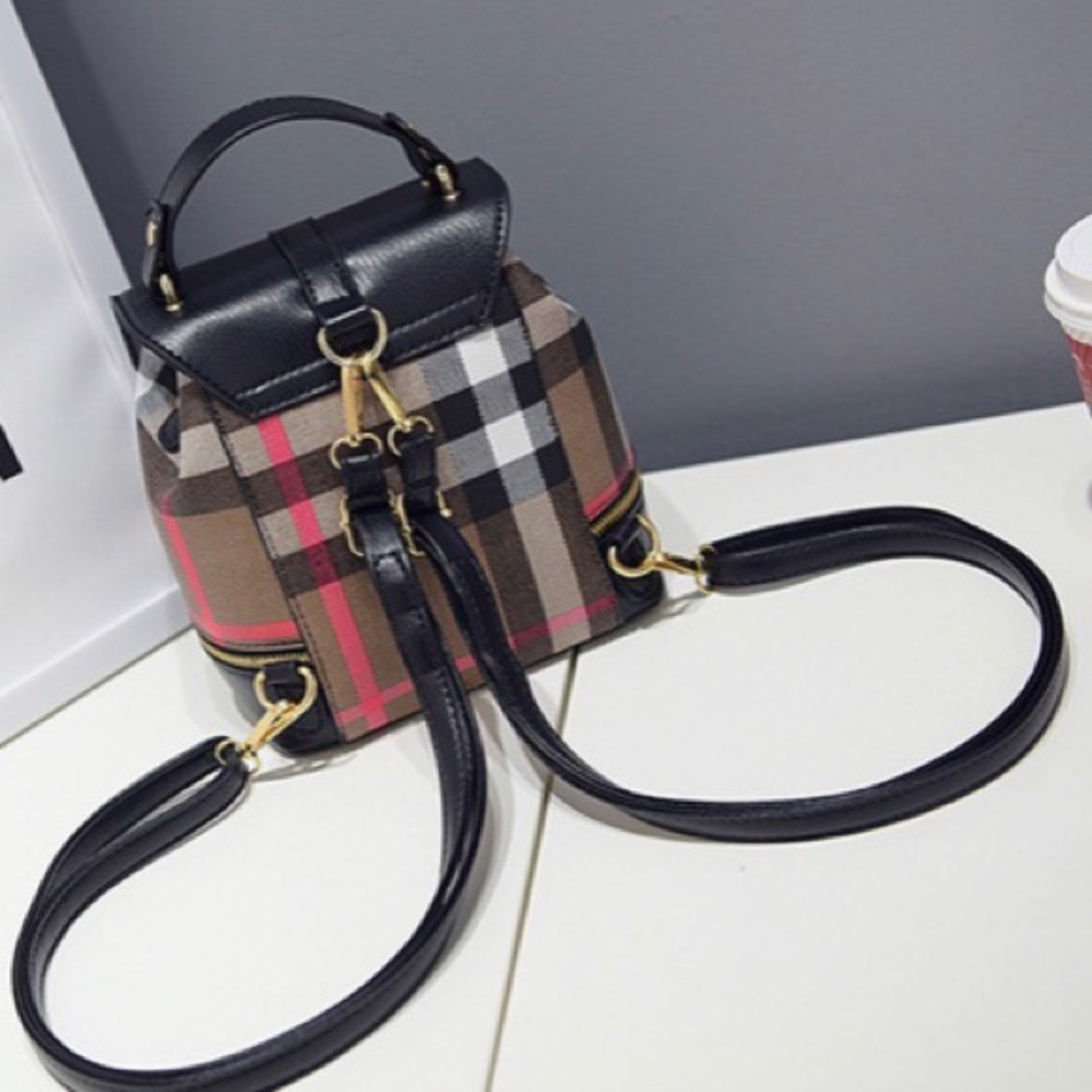 Just In! 🆕 CAMBRIDGE Plaid Backpack - Picture 3 of 8